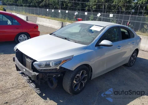 2021 Kia Forte Lxs z USA, uszkodzony, nr VIN 3KPF24AD4ME363332